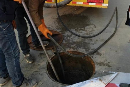 雄乌峰管道疏通剂残留|卫生间漏水的几种可能,市政清淤管网
